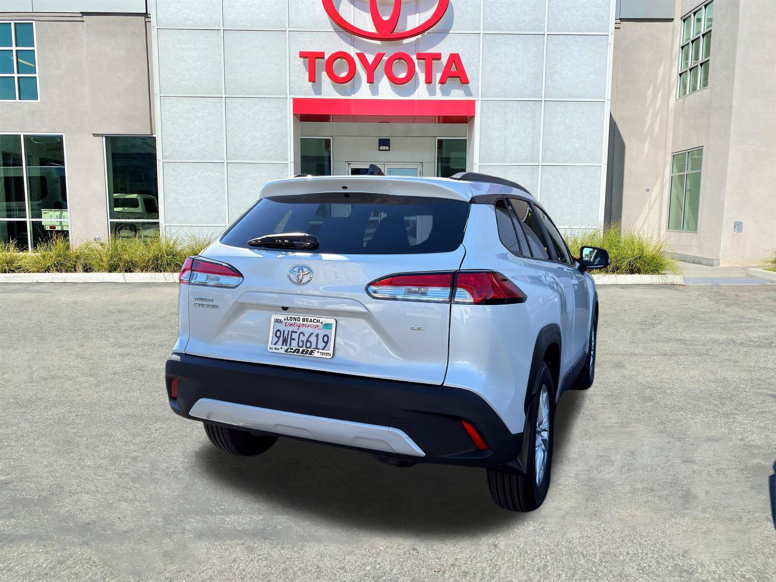 Certified 2025 Toyota Corolla Cross LE FWD image 9