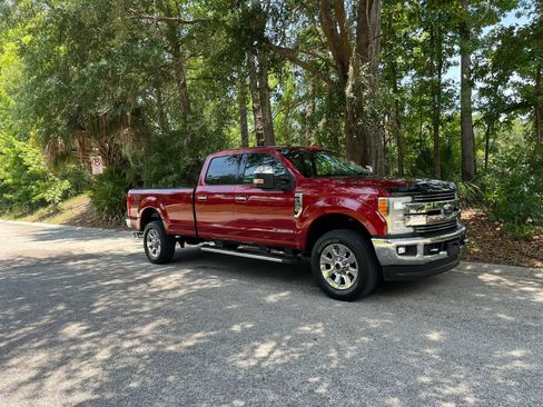 Used 2017 Ford F250 Lariat w/ Lariat Ultimate Package AWD/4WD image 2