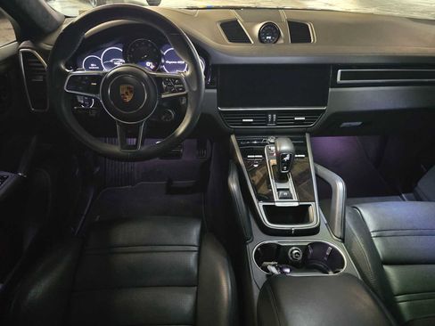 Used 2021 Porsche Cayenne GTS image 19
