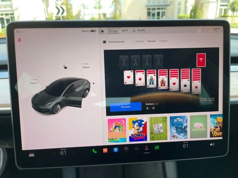 Used 2023 Tesla Model 3 Standard Range image 17