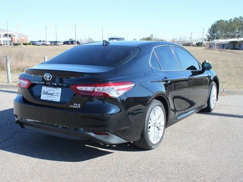 Used 2019 Toyota Camry XLE image 20