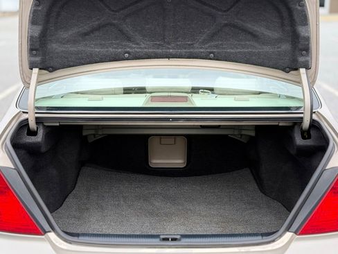 Used 2000 Toyota Avalon XL image 48