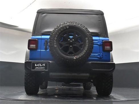 Used 2021 Jeep Wrangler Sport image 31