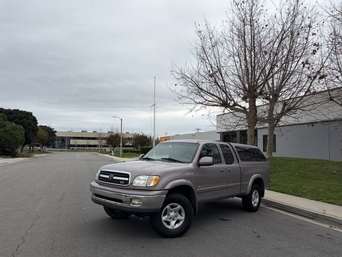 Used 2002 Toyota Tundra Limited image 1