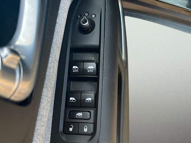 Used 2023 Jeep Compass Latitude AWD/4WD image 14
