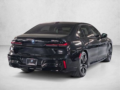 New 2026 BMW i7 M70 AWD/4WD image 5