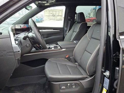 New 2026 Cadillac Escalade ESV Luxury w/ LPO, Radiant Package image 9