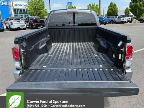 Used 2023 Toyota Tacoma TRD Off-Road AWD/4WD image 18