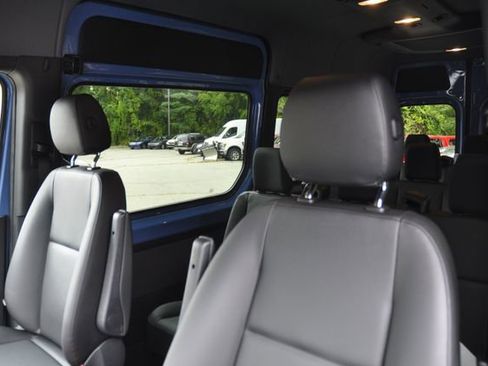 Used 2023 Mercedes-Benz Sprinter 2500 image 20