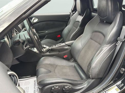 Used 2010 Nissan 370Z Touring w/ Sport Pkg RWD image 12