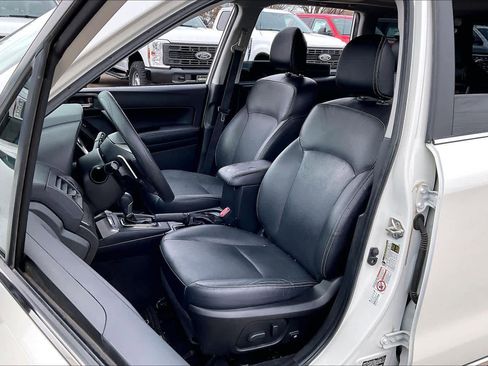 Used 2015 Subaru Forester 2.0XT Touring w/ Eyesight & Navigation System image 9