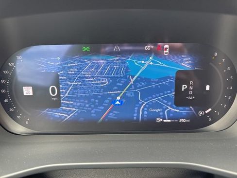 Certified 2025 Volvo XC40 B5 Plus AWD/4WD image 23