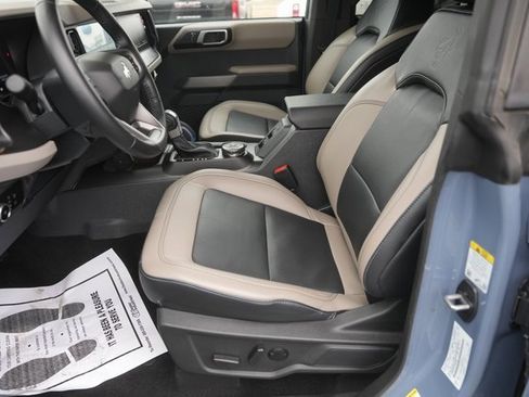 Used 2023 Ford Bronco Wildtrak image 9