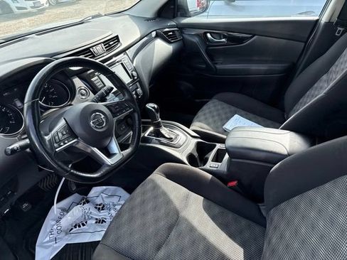 Used 2020 Nissan Rogue Sport SV FWD image 10