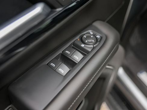 Certified 2025 Chevrolet Tahoe LT image 24