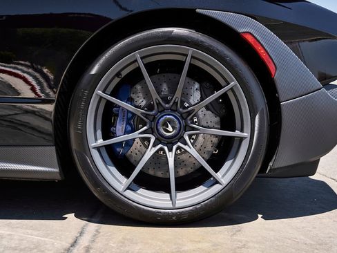 Used 2019 McLaren Senna RWD image 30