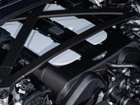 Used 2024 Aston Martin Valour image 15