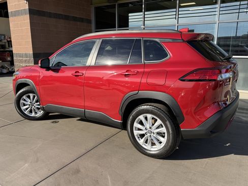 Used 2023 Toyota Corolla Cross LE image 5