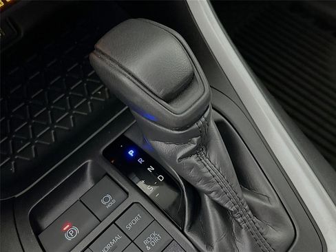 Used 2025 Toyota RAV4 XLE image 15