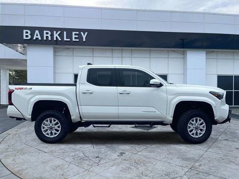 Used 2024 Toyota Tacoma SR5 image 2