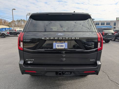 New 2026 Ford Expedition Max Active RWD image 5