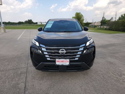 Used 2025 Nissan Rogue SV FWD image 11