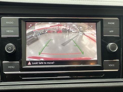 Used 2021 Volkswagen Jetta SE w/ SE Cold Weather Package image 25