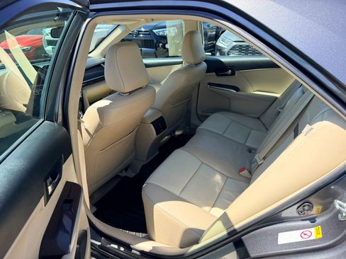 Used 2012 Toyota Camry XLE w/ Leather Pkg FWD image 15