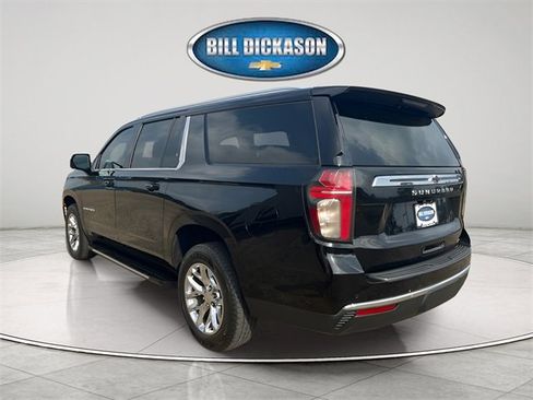 Used 2021 Chevrolet Suburban LT w/ LT Signature Plus Package image 5