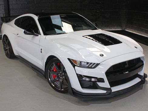 Used 2021 Ford Mustang Shelby GT500 w/ Carbon Fiber Track Pack RWD image 11