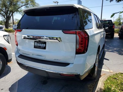 Used 2023 GMC Yukon SLT w/ SLT Luxury Package AWD/4WD image 4