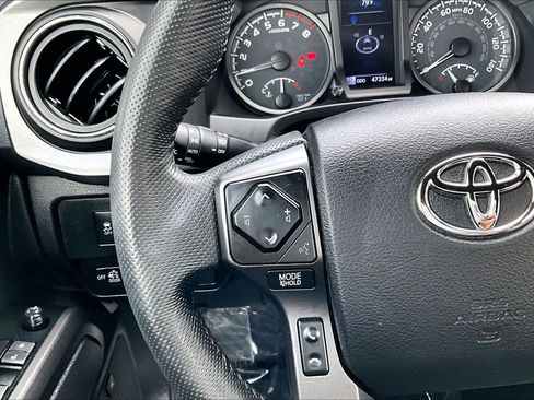 Used 2022 Toyota Tacoma TRD Sport w/ TRD Premium Sport Package AWD/4WD image 24