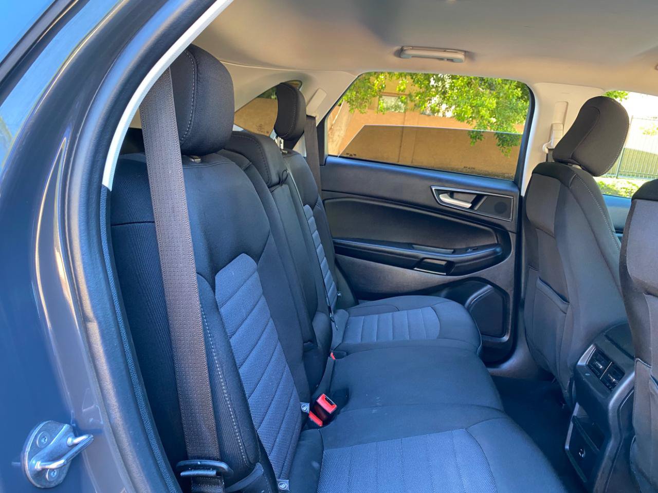 Used 2021 Ford Edge SE FWD image 38