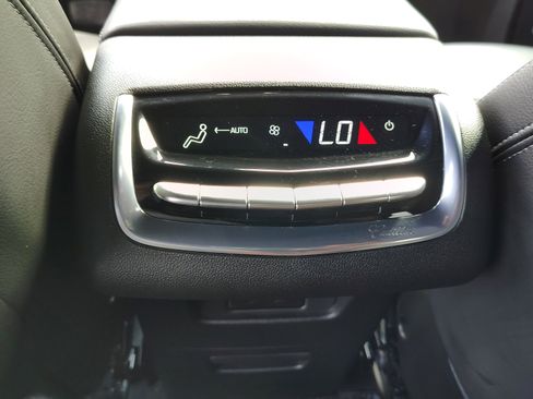 New 2025 Cadillac XT6 Luxury w/ LPO, Premium Carpet Package image 29