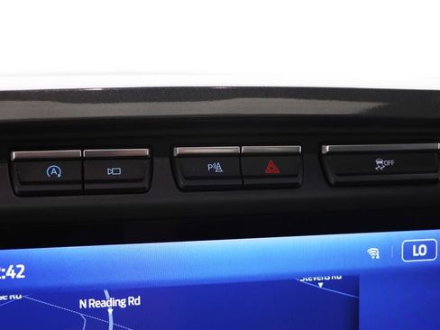 Used 2023 Ford F150 Lariat w/ Equipment Group 502A High image 30