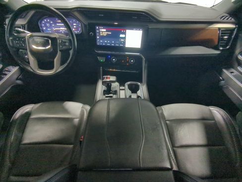 Used 2025 GMC Sierra 1500 Denali AWD/4WD image 18