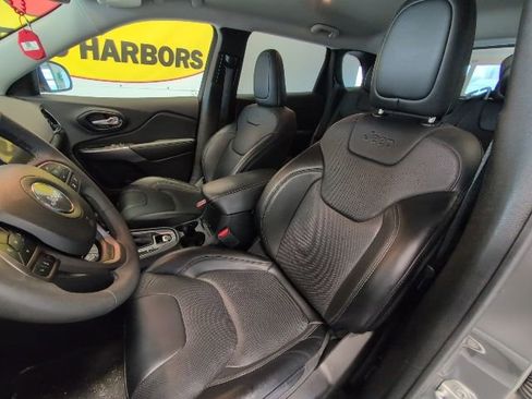 Used 2022 Jeep Cherokee Limited AWD/4WD image 11