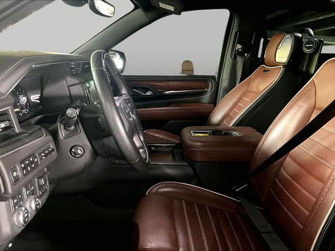 Used 2023 GMC Yukon Denali Ultimate AWD/4WD image 13