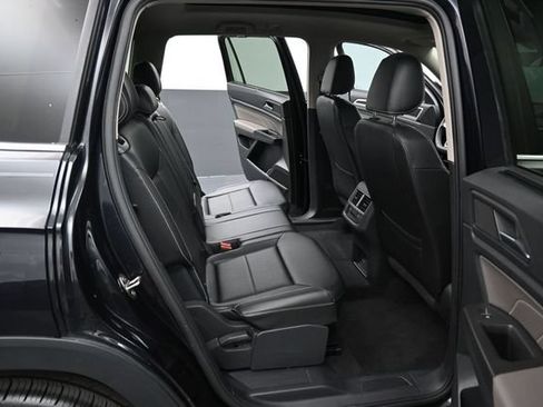 Used 2023 Volkswagen Atlas SE w/ Panoramic Sunroof Package FWD image 34