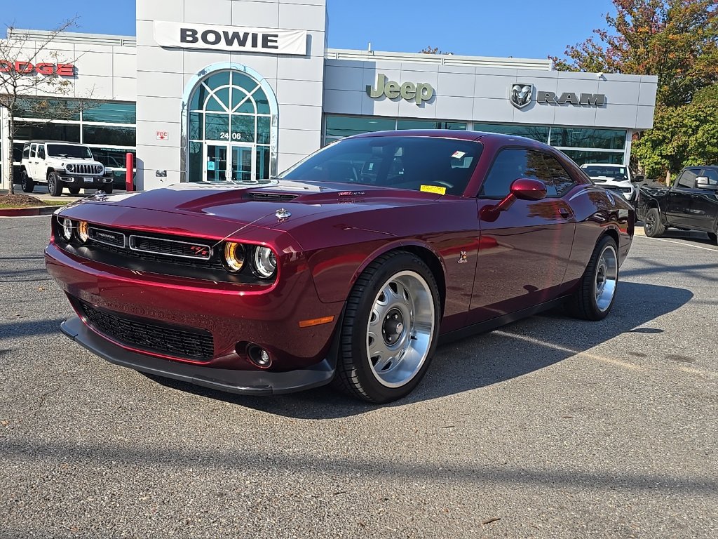 Used 2018 Dodge Challenger R/T Scat Pack RWD image 1