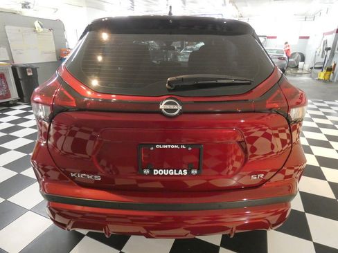 Used 2023 Nissan Kicks SR image 5