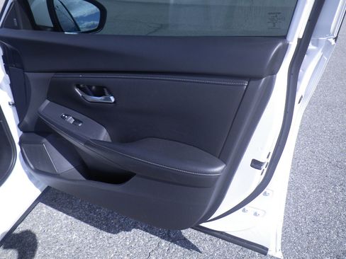 Used 2025 Nissan Sentra SV image 24