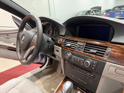 Used 2011 BMW 328i Convertible RWD image 39