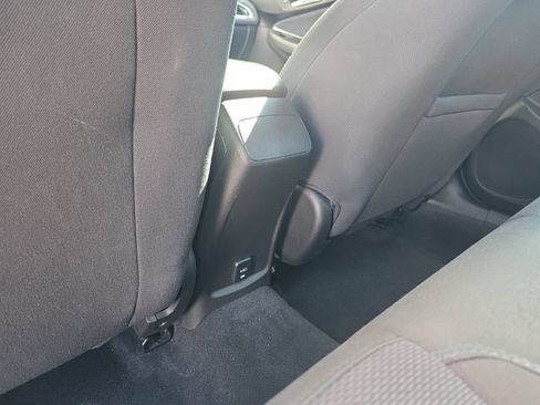 Used 2018 Chevrolet Cruze LT w/ Convenience Package FWD image 11