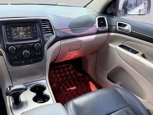 Used 2015 Jeep Grand Cherokee Laredo w/ Quick Order Package 23E RWD image 16