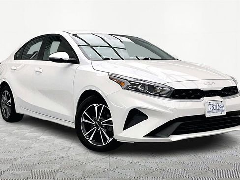 Used 2024 Kia Forte LXS w/ LXS Technology Package image 12
