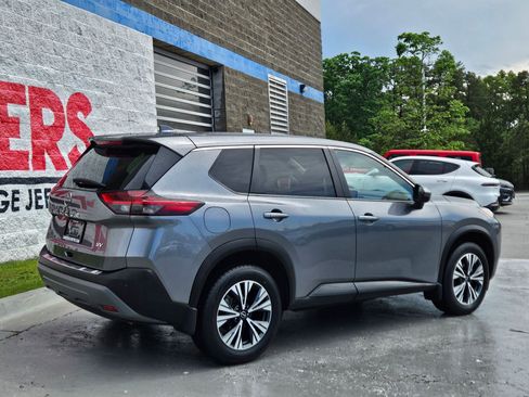 Used 2023 Nissan Rogue SV FWD image 7