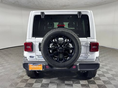 Certified 2025 Jeep Wrangler Unlimited Sahara AWD/4WD image 7