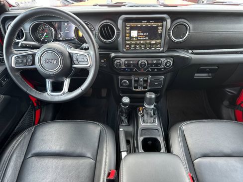 Used 2023 Jeep Wrangler Unlimited Sahara w/ Cold Weather Group image 13