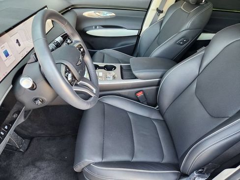 Used 2026 Genesis GV70 2.5T Advanced AWD/4WD image 9
